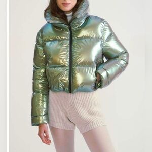 $212 NWT Canadian Classics Summerside Womens M L Cropped Puffer Funnel Neck Eco